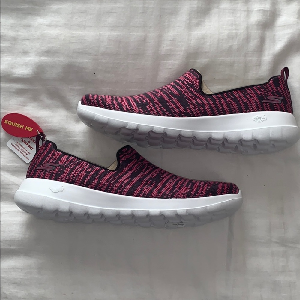 Brand New Sketchers Go Walk Joy